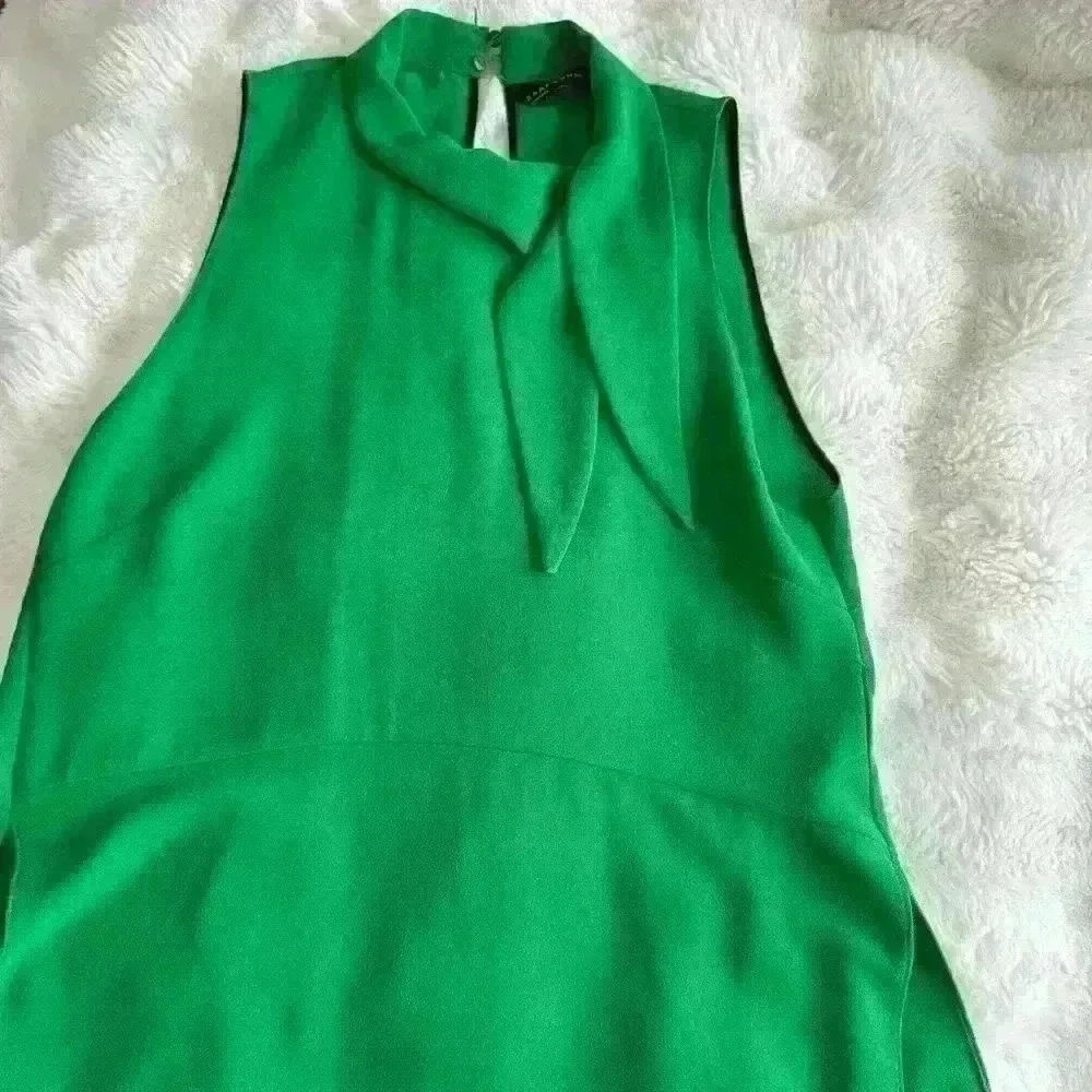 Zara Woman’s Green Sleeveless  Blouse - Picture 9 of 9